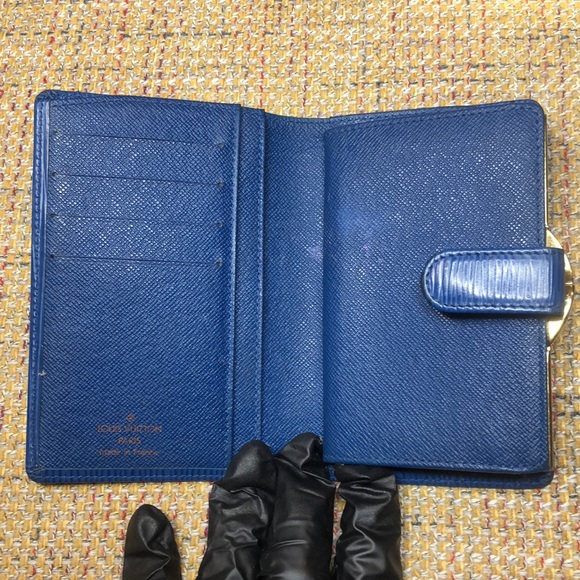 LOUIS VUITTON Toledo Blue Epi Leather Kisslock Porte Monnaie Viennois Wallet - Picture 7 of 15